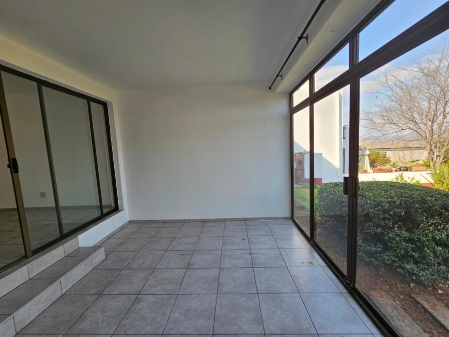 To Let 2 Bedroom Property for Rent in Mount Kos North West